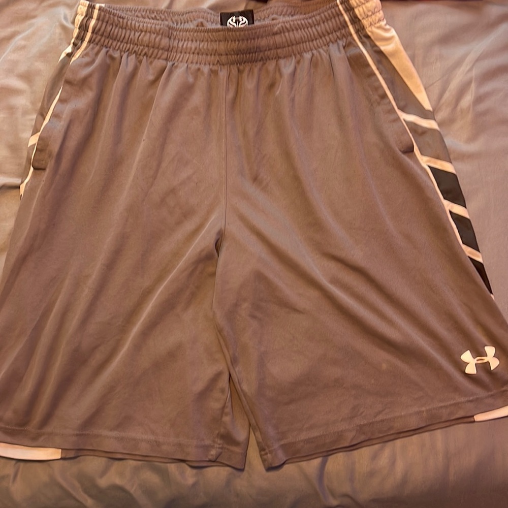 XL Under Armor gray athletic shorts. Good condition